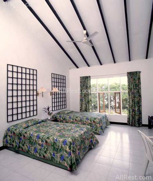 Komandoo Island Resort 4
